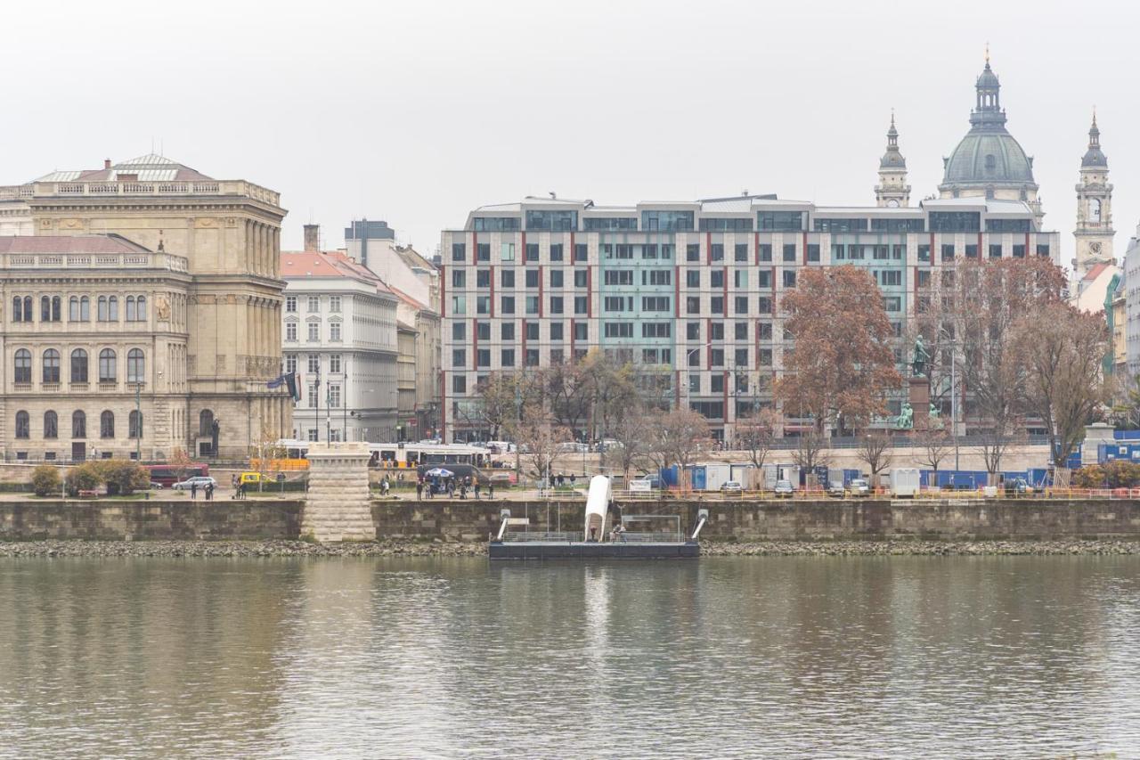 Danube Waterfront View At Chain Bridge Budapeşte Dış mekan fotoğraf